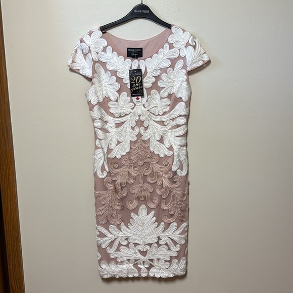 Frank Lyman Design Dresses & Skirts - Frank Lyman dress size 8 - knee length dress with cap sleeves and appliqué